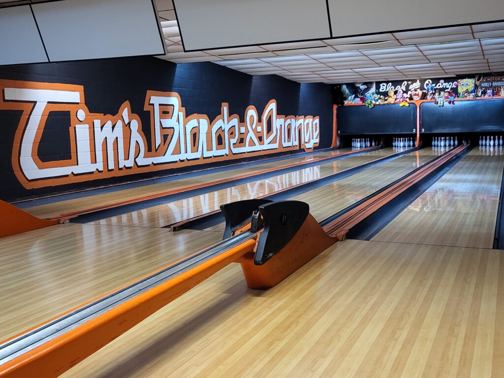 4-lane Bowling Alley